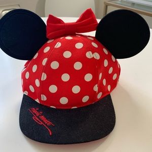 Minnie Mouse Snap Back